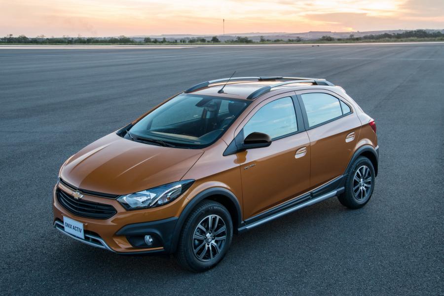 Chevrolet Onix Activ 2016 года  (фото 13 из 44)